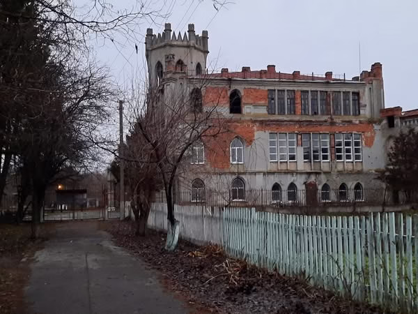 Ось це місце у Червоному колись 1960-ті